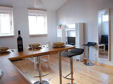Aparthotel Oporto Entreparedes Exteriör bild