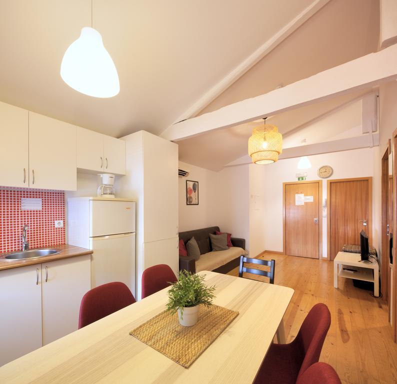 Aparthotel Oporto Entreparedes Exteriör bild