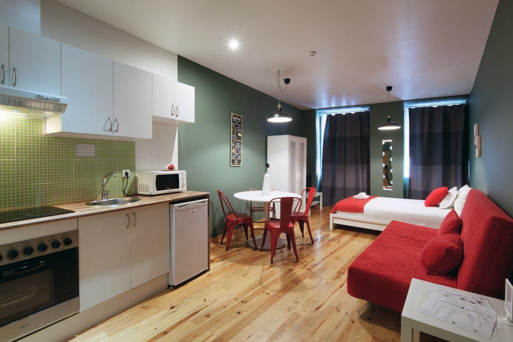 Aparthotel Oporto Entreparedes Exteriör bild