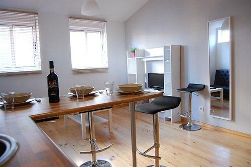 Aparthotel Oporto Entreparedes Exteriör bild