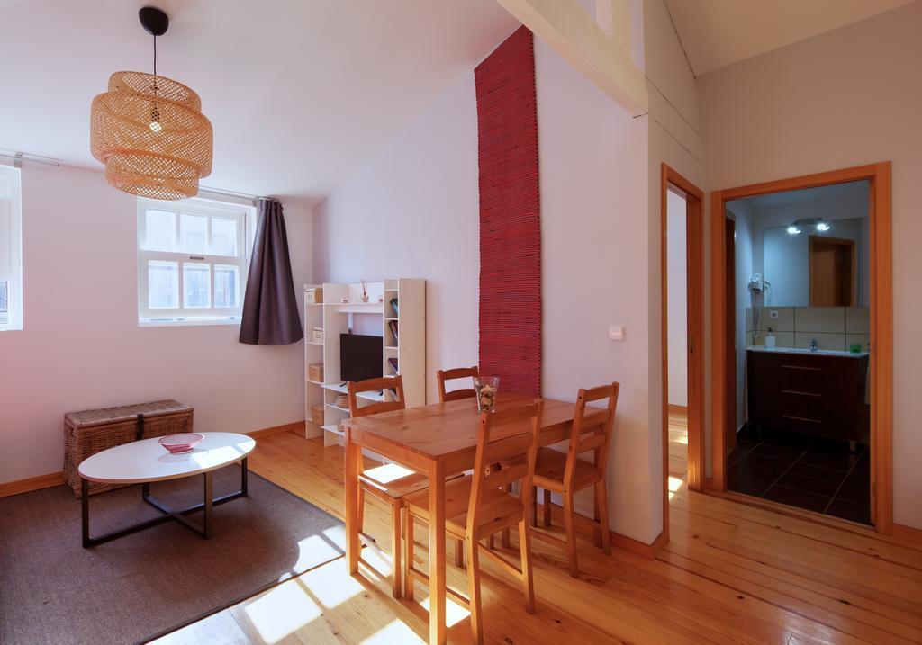 Aparthotel Oporto Entreparedes Exteriör bild
